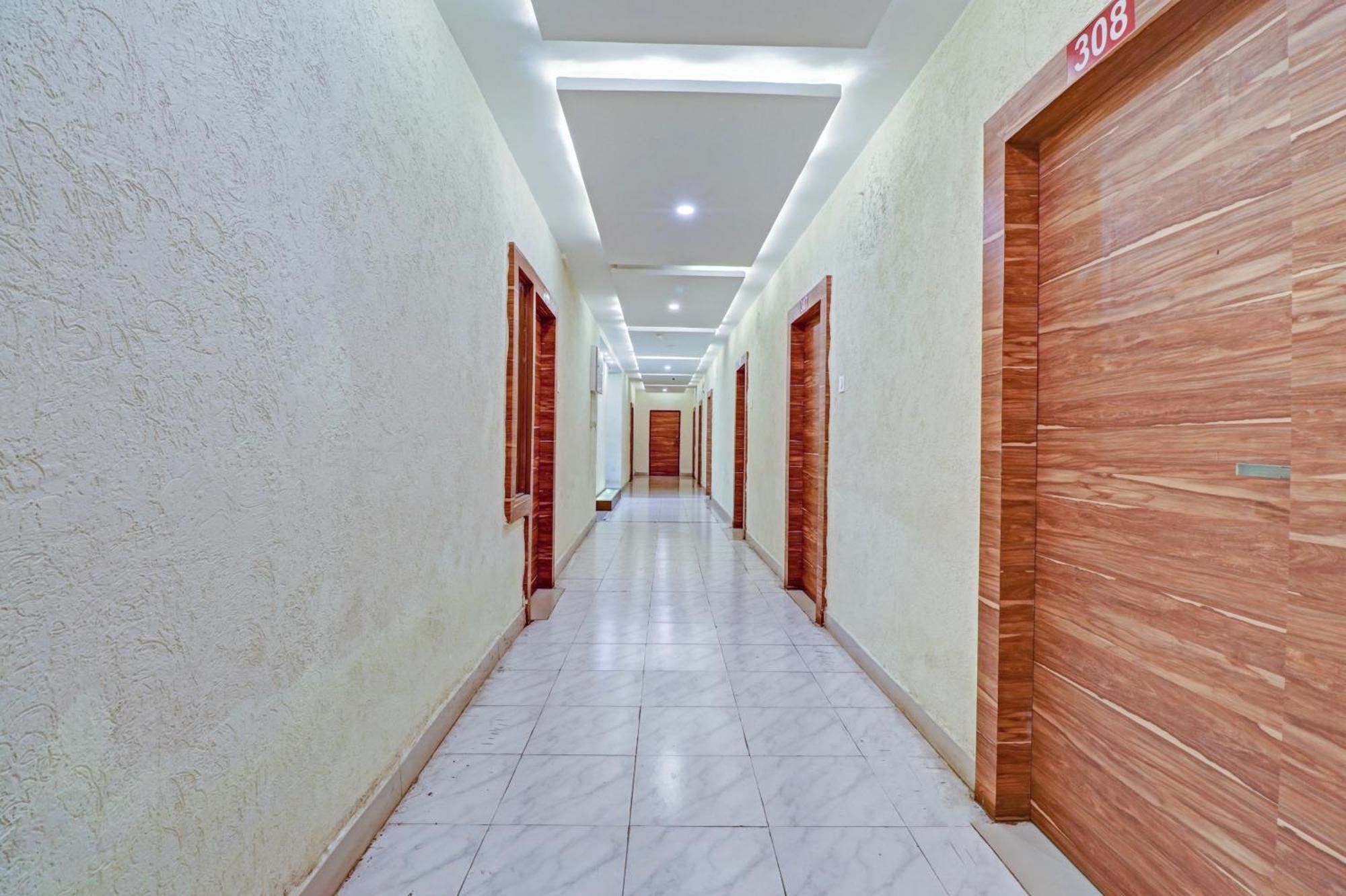 Hotel O Aditya Grand Inn Guntur Exterior photo