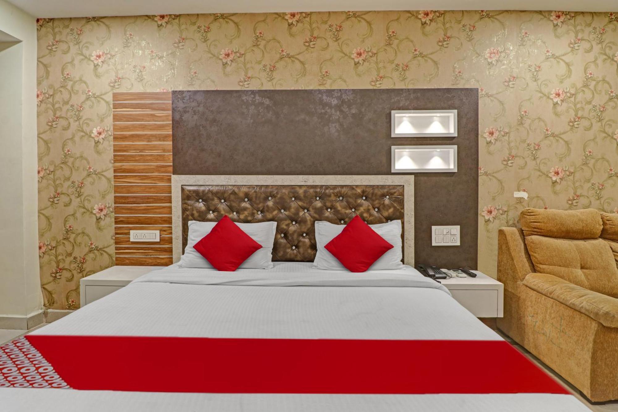 Hotel O Aditya Grand Inn Guntur Exterior photo